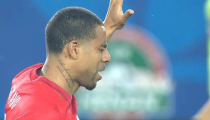 3-0，申花5连胜积分达到10分 盖伊连场破门 河南把握机会能力太差